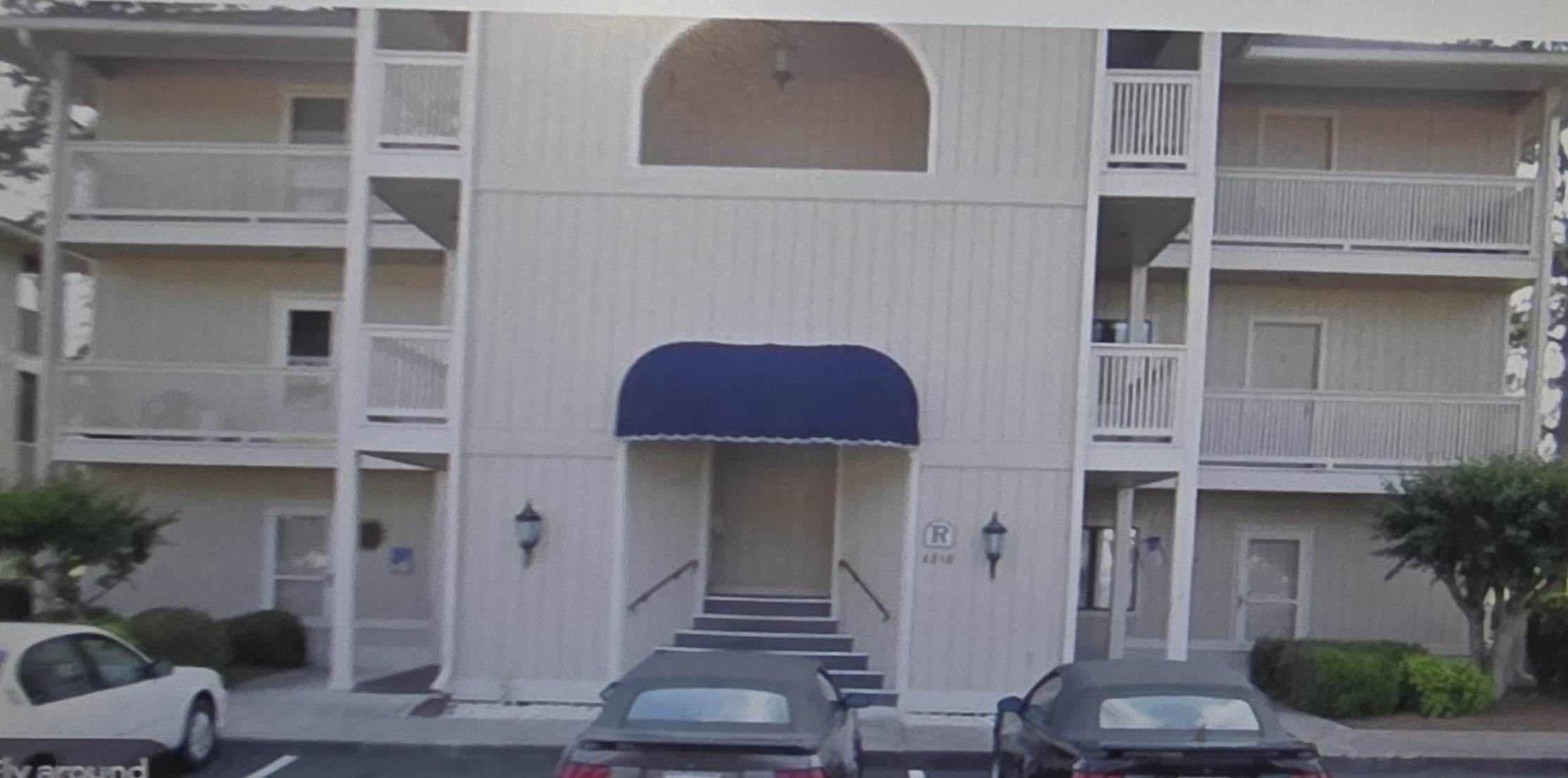 4258 Pinehurst Cr. R6